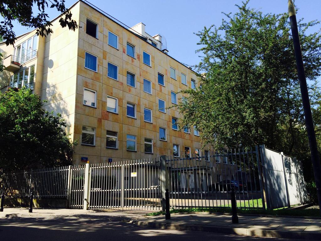 Lovely Garden Flat Near Royal Park Warsaw Ngoại thất bức ảnh